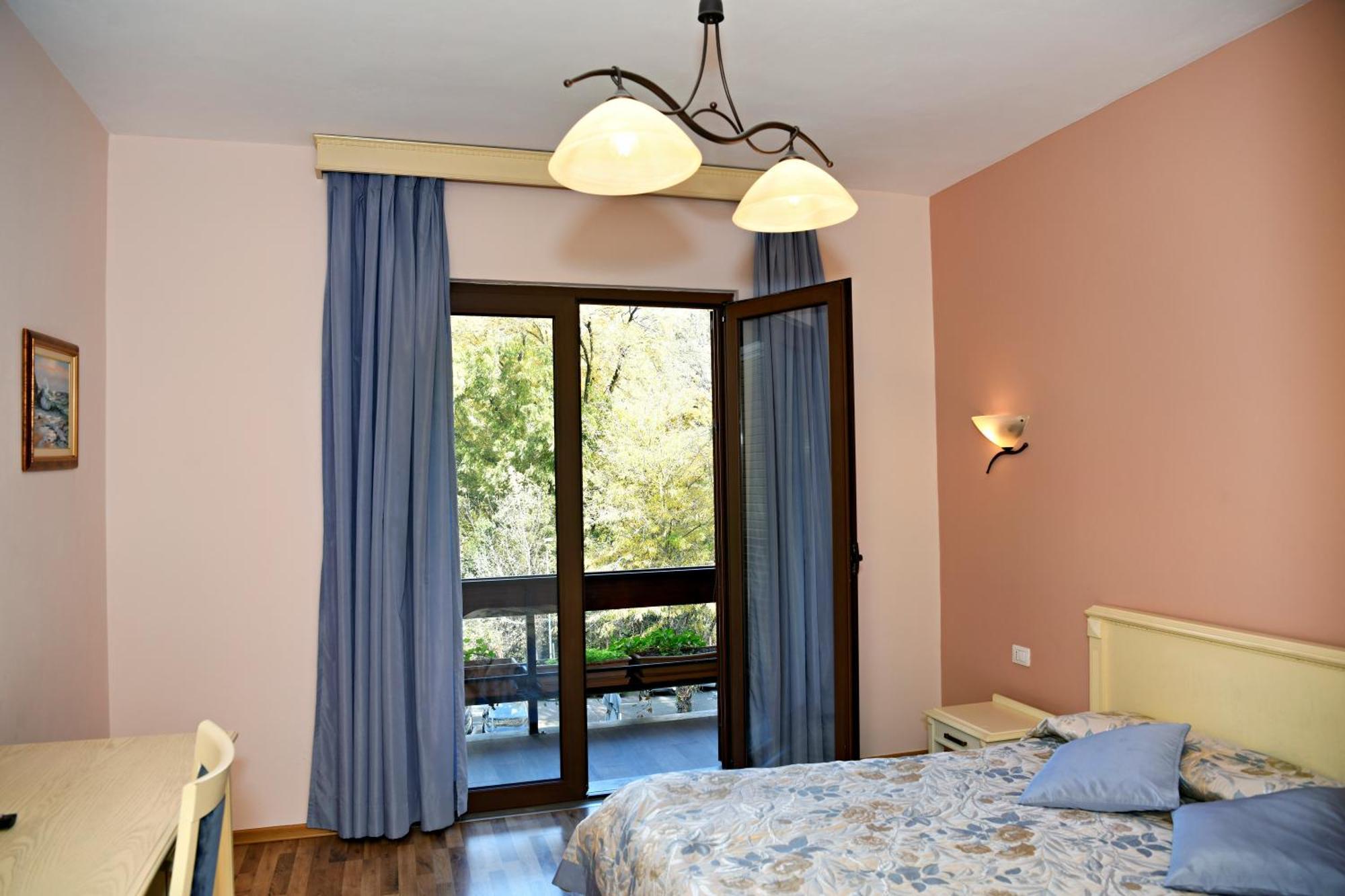 Hotel Restaurant Dreri Tiranë Ngoại thất bức ảnh